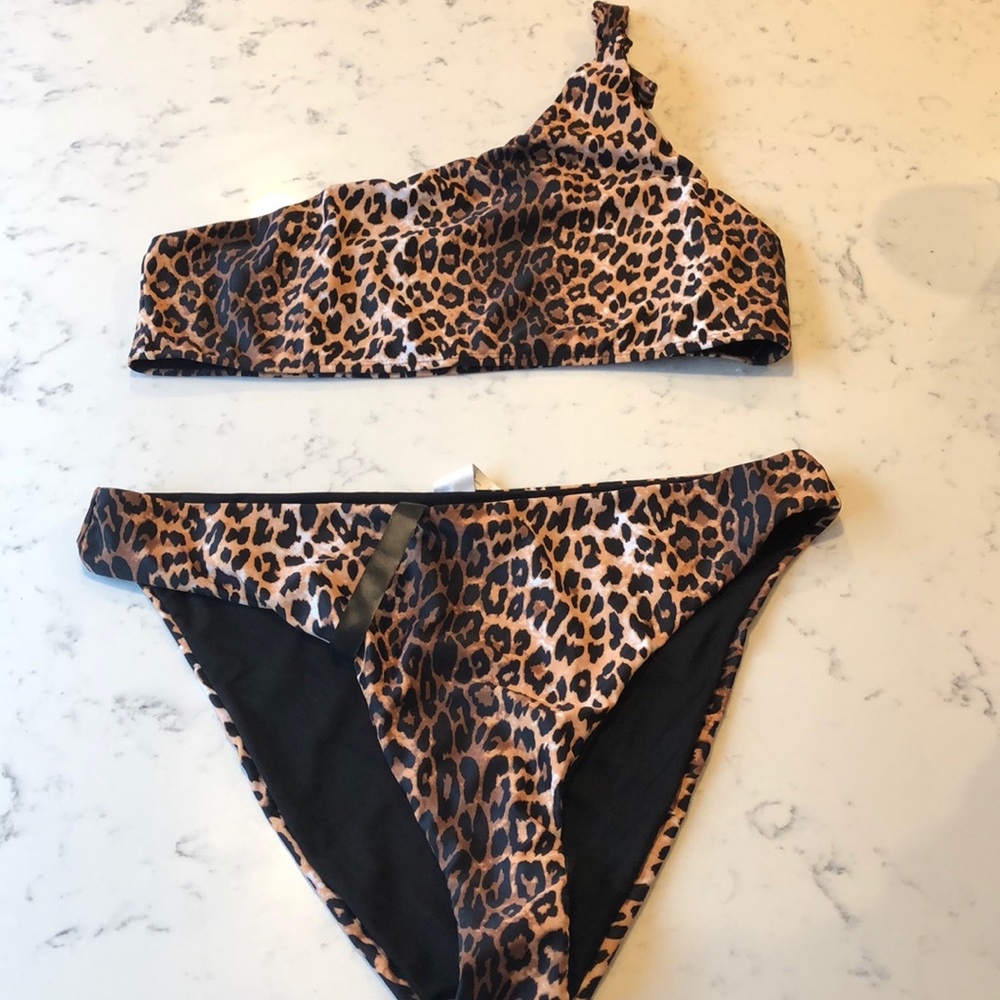 Leopard print 1 shoulder bikini
